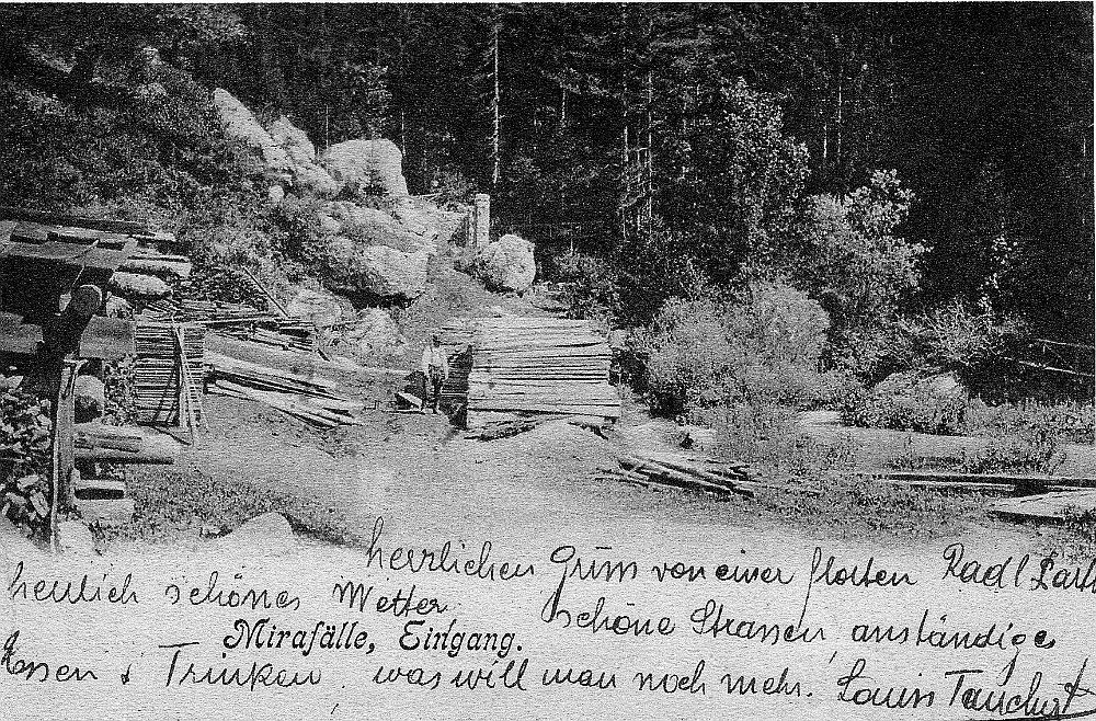 mf5_1902.jpg - Ein gewisser Laurin (in der Mitte neben dem Holz) schreibt da im Februar 1902 von einer flotten Radltour und zeigt sich ganz glücklich über die schönen Straßen, dem guten Essen usw...